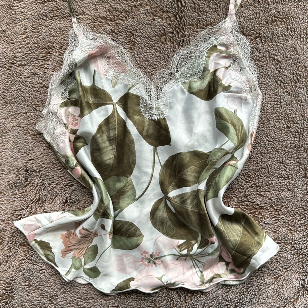 Victorias Secret Here Comes the Bride Floral